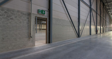 Soleras de hormigón de alta planimetría: la mejor inversión para fábricas, almacenes y negocios